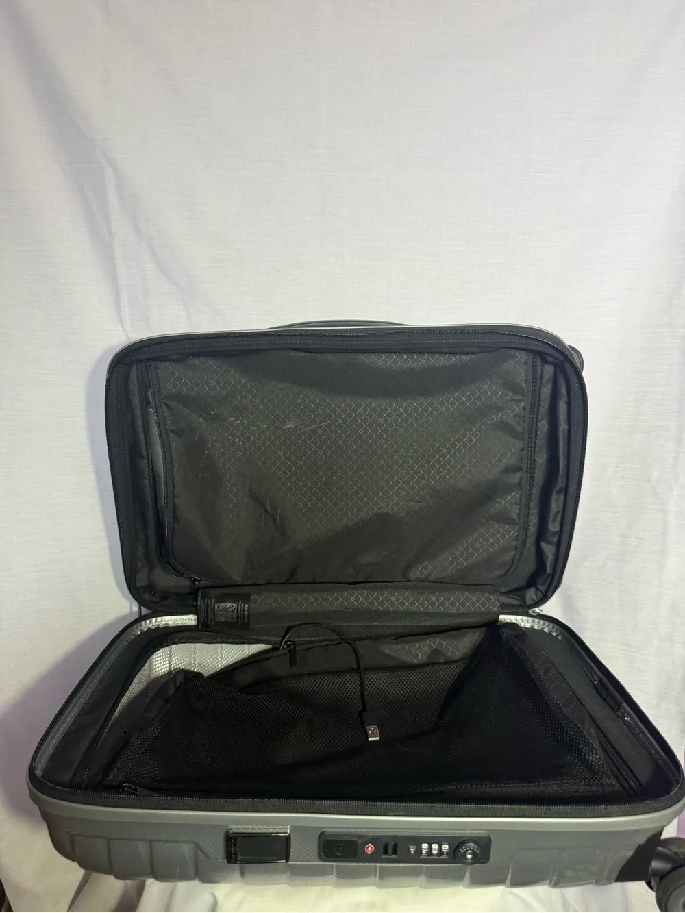 Samsonite Proxis Global Carry-On Spinner Silver 22” Roxkin TSA USB Expandable